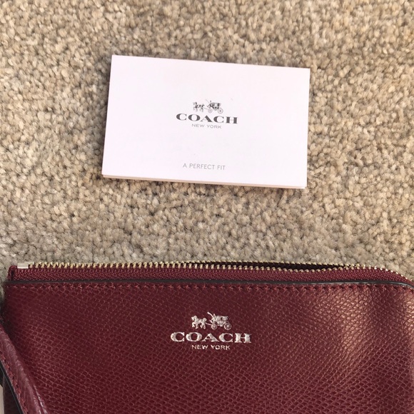 Coach wristlet - Picture 4 of 5